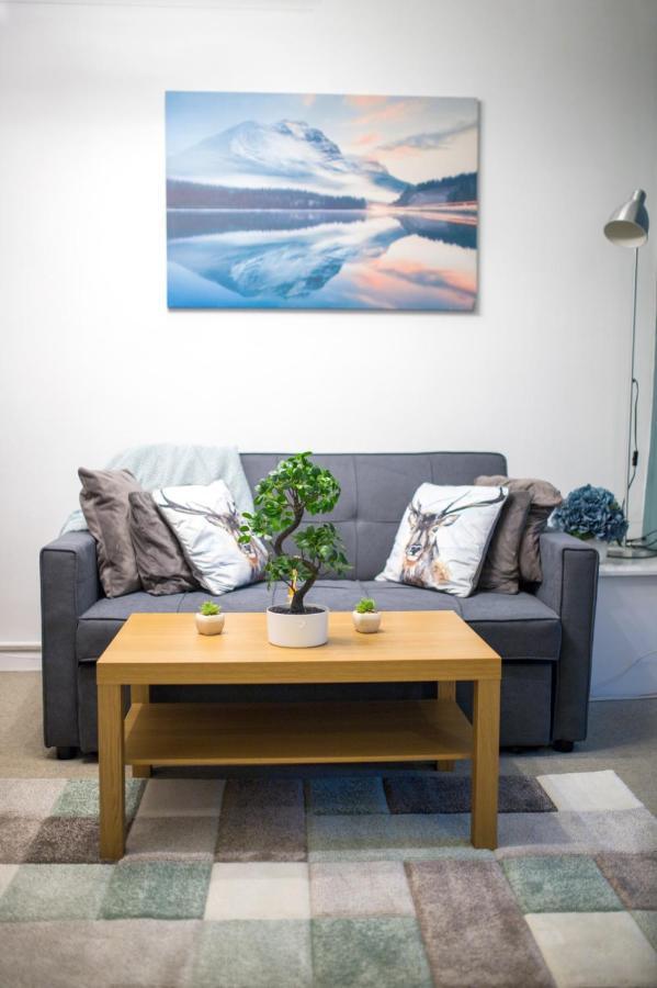 רדינג Exclusive Offers L Last-Minute Specials L Parking Free L Double Bed House L Uk L Gaming Room L Komfy 3 Bedroom Cottage With Riverview L Perfect For Short Or Long Stays מראה חיצוני תמונה