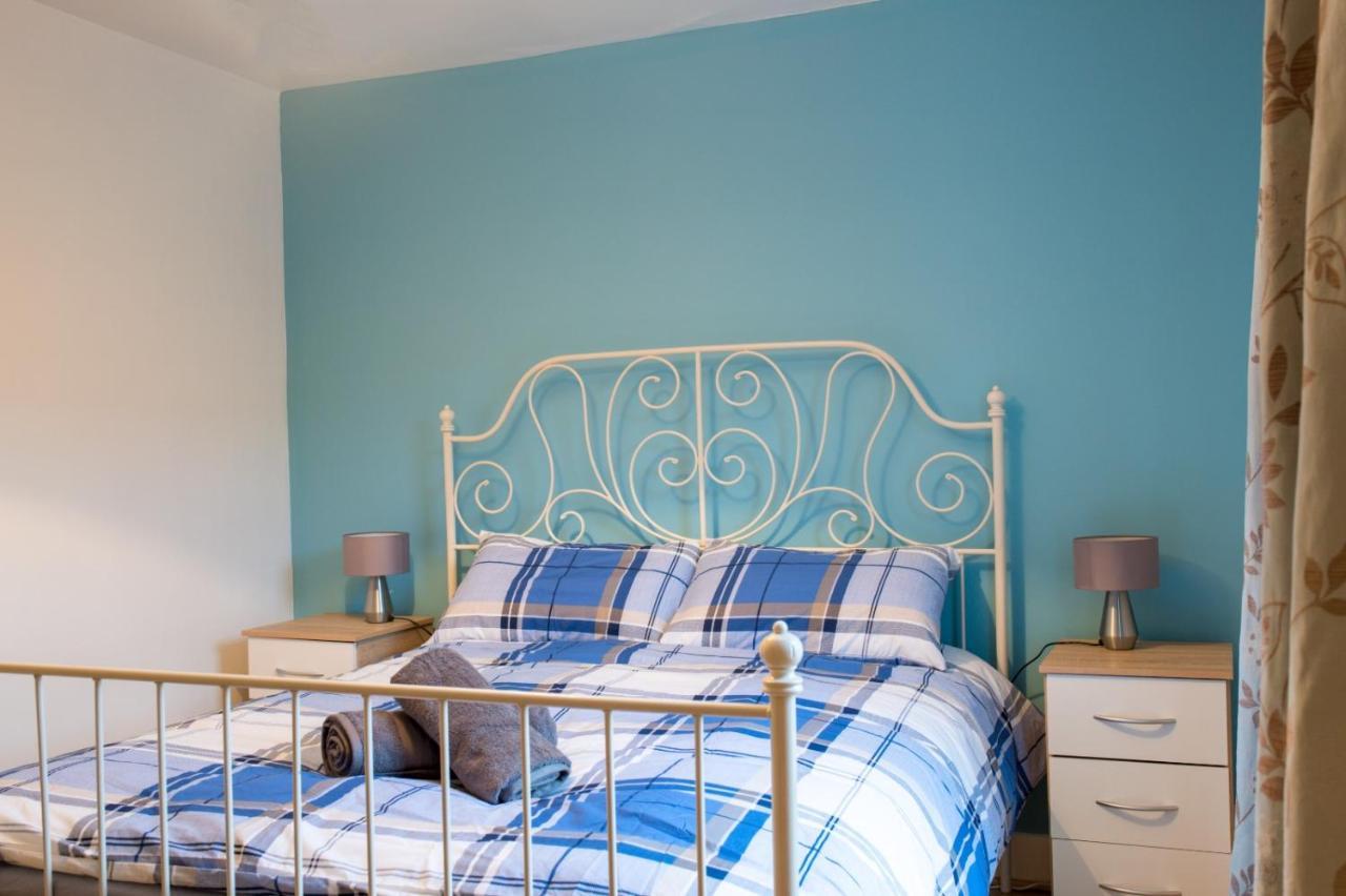 רדינג Exclusive Offers L Last-Minute Specials L Parking Free L Double Bed House L Uk L Gaming Room L Komfy 3 Bedroom Cottage With Riverview L Perfect For Short Or Long Stays מראה חיצוני תמונה
