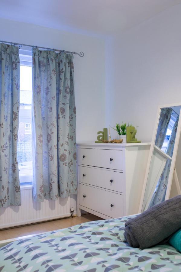 רדינג Exclusive Offers L Last-Minute Specials L Parking Free L Double Bed House L Uk L Gaming Room L Komfy 3 Bedroom Cottage With Riverview L Perfect For Short Or Long Stays מראה חיצוני תמונה