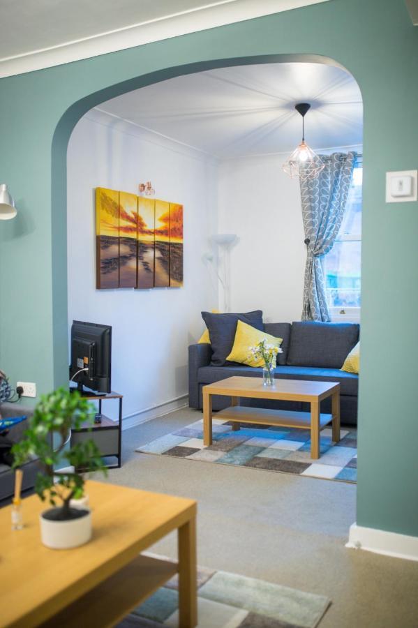 רדינג Exclusive Offers L Last-Minute Specials L Parking Free L Double Bed House L Uk L Gaming Room L Komfy 3 Bedroom Cottage With Riverview L Perfect For Short Or Long Stays מראה חיצוני תמונה